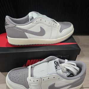 Nike Men's Cream and Gray Sneakers